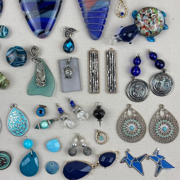 Pendant Charm Craft Lot- 70+ Coastal Beach Ocean Starfish Shell Turtle Butterfly - Picture 4 of 12